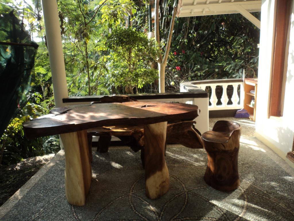 White Lotus Oasis Hotell Ubud Rum bild