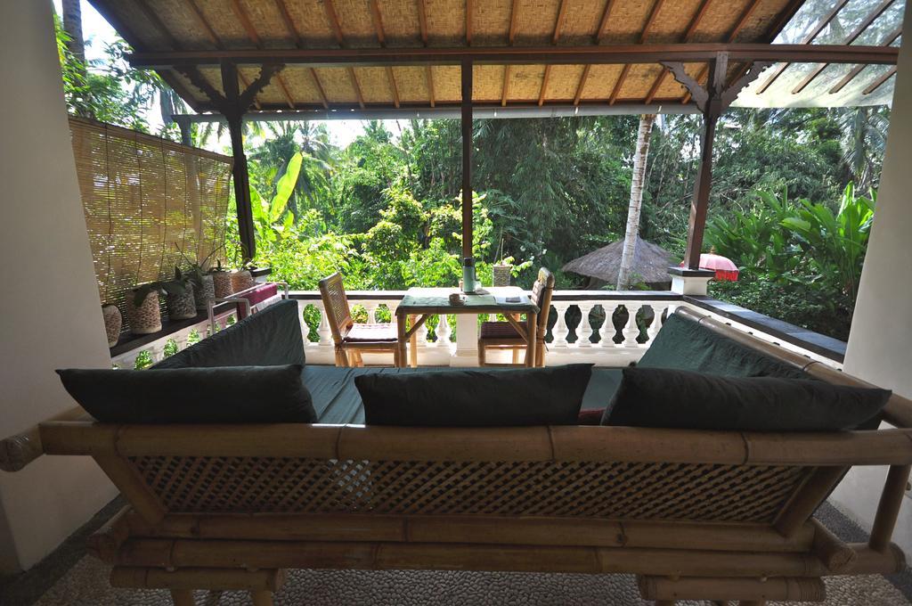 White Lotus Oasis Hotell Ubud Rum bild