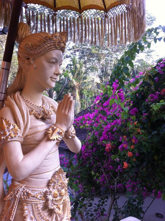 White Lotus Oasis Hotell Ubud Exteriör bild