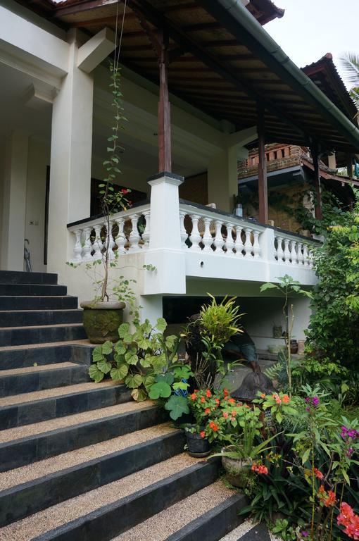 White Lotus Oasis Hotell Ubud Exteriör bild
